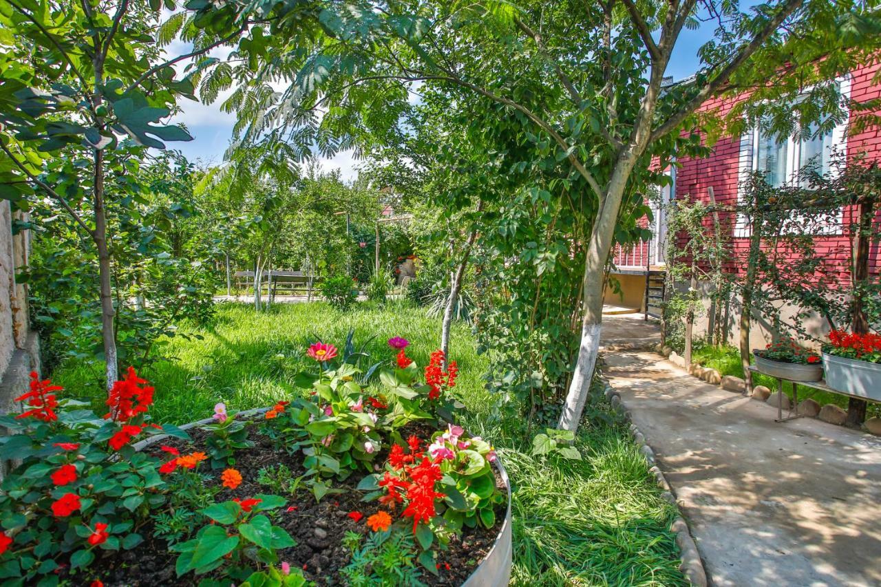 Book Hotel Κουτάισι Εξωτερικό φωτογραφία