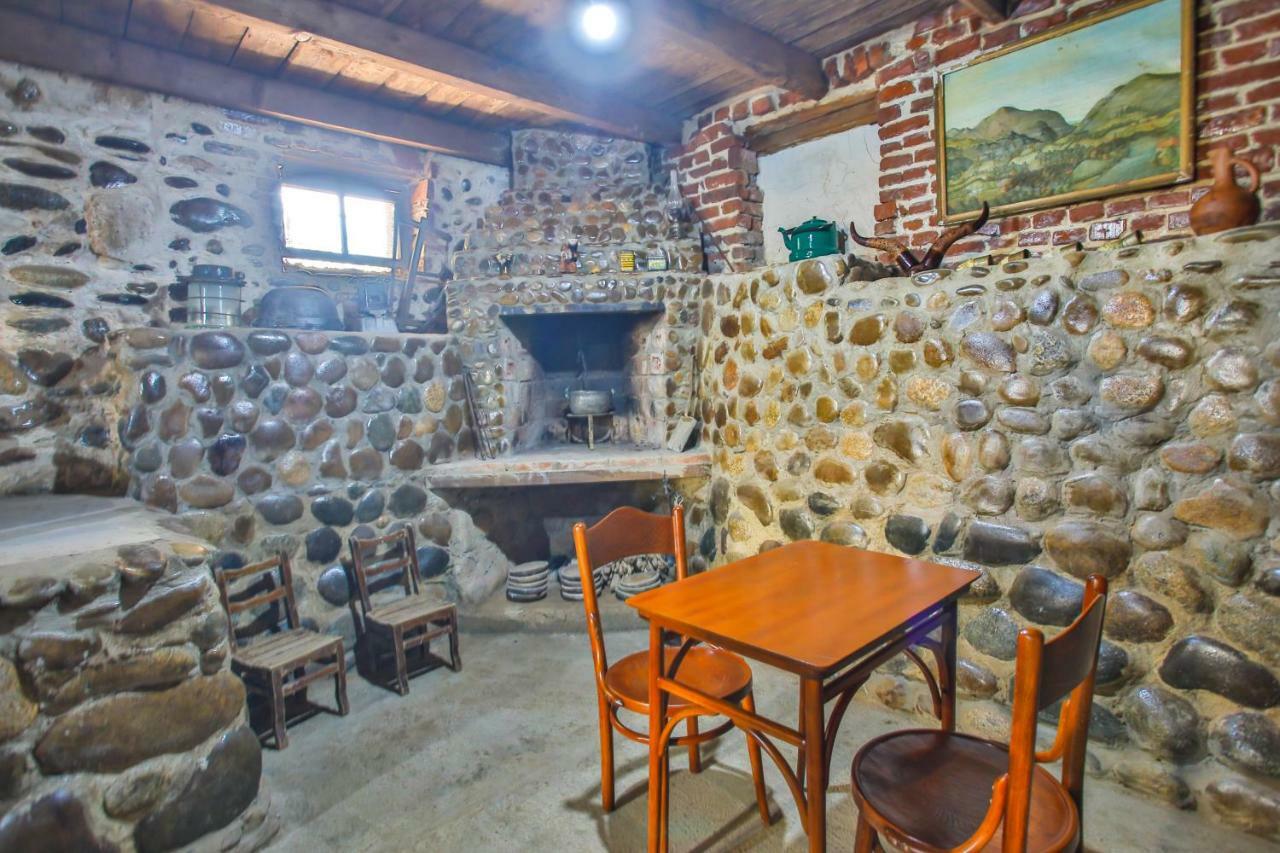 Book Hotel Κουτάισι Εξωτερικό φωτογραφία